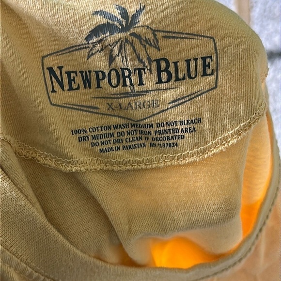 NEWPORT BLUE Men's Yellow Surf Board Graphic T-Shirt Size XL - Picture 5 of 5